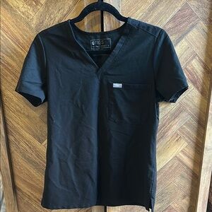 FIGS Scrub Top